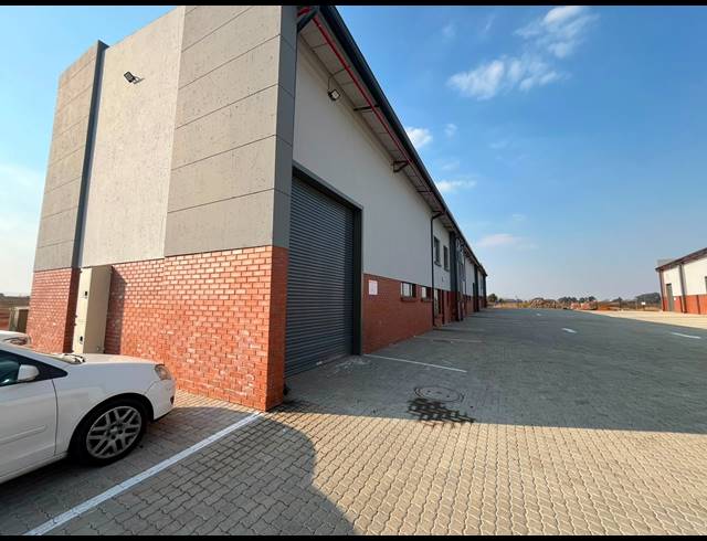 226M² WAREHOUSE TO LET IN DALPARK